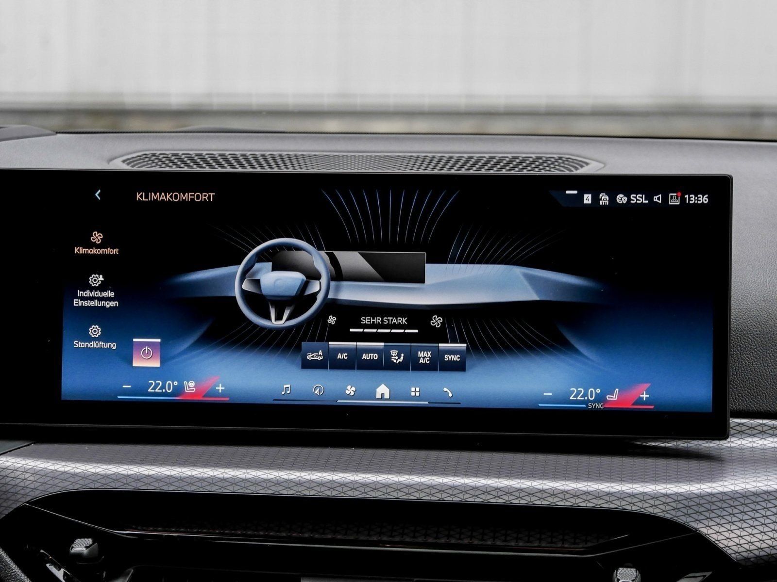 BMW 320i M Sport HuD RFK Pano AHK LED