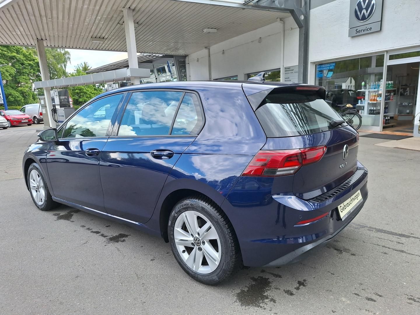 Volkswagen Golf Life 2.0 TDI DSG - Samsaru's Car Outlet