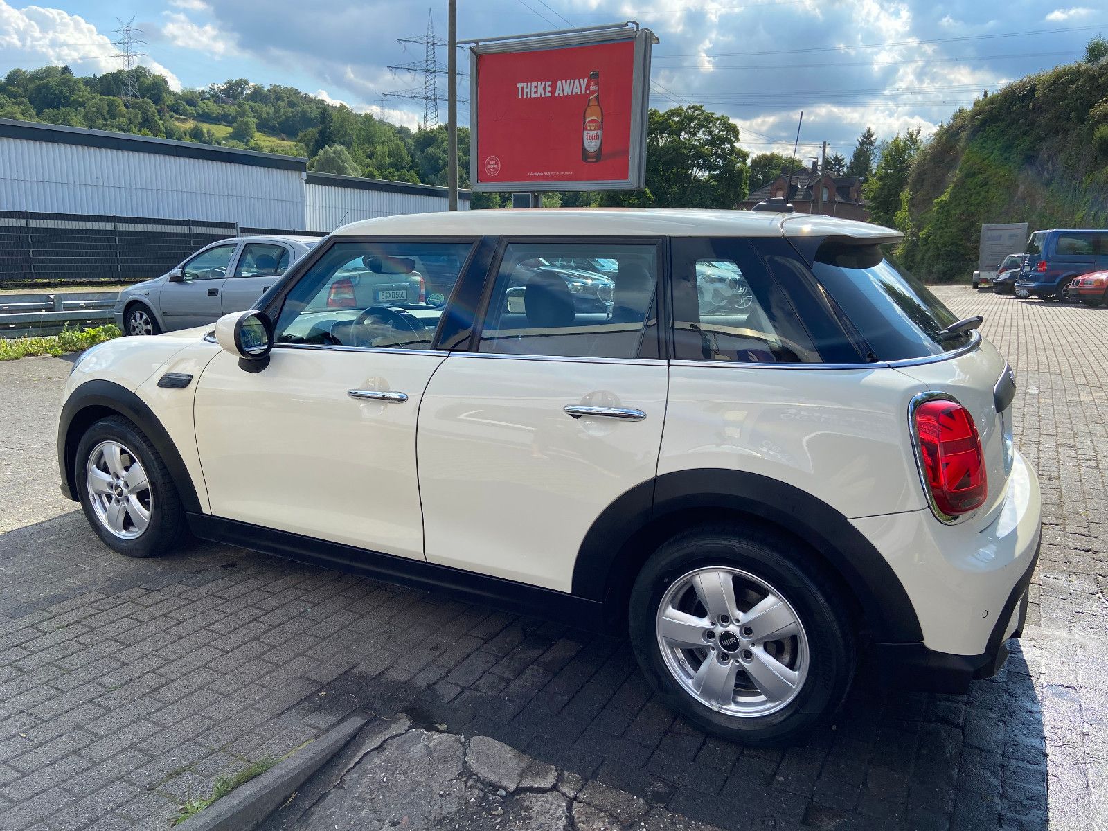 MINI One Classic - Samsaru's Car Outlet