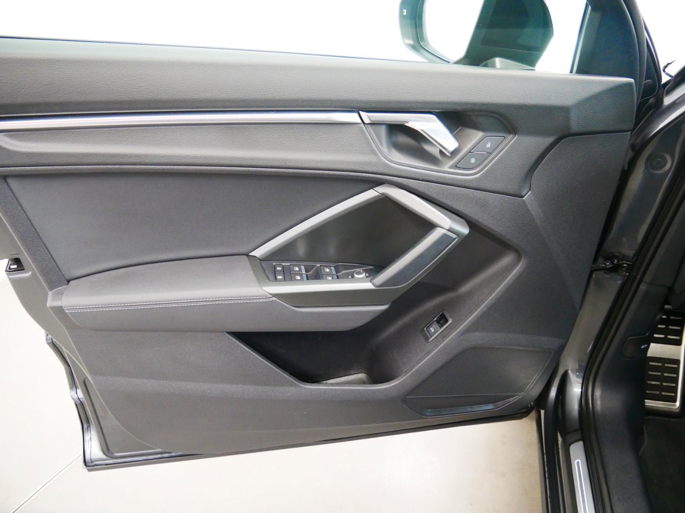 Audi Q3 Sportback 40 TDI quattro S line - Samsaru's Car Outlet