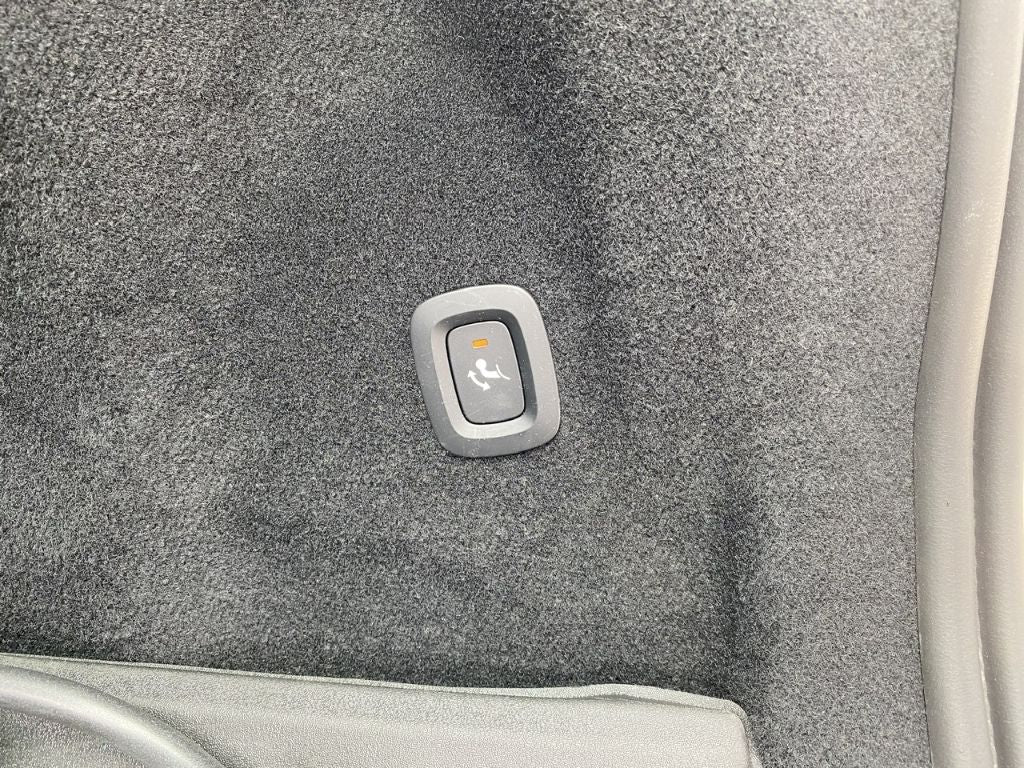 Volvo XC60 Ultra Black Edition Recharge Plug-In Hybrid