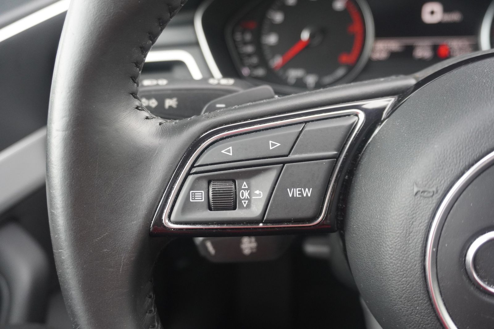 Audi A4 Avant 35 TFSI S-Tronic - Samsaru's Car Outlet