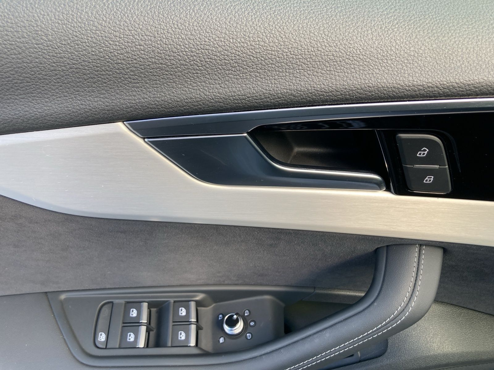 Audi A4 Avant 40 TFSI Q 2x S LINE LM19 AHK MATRIX-LED