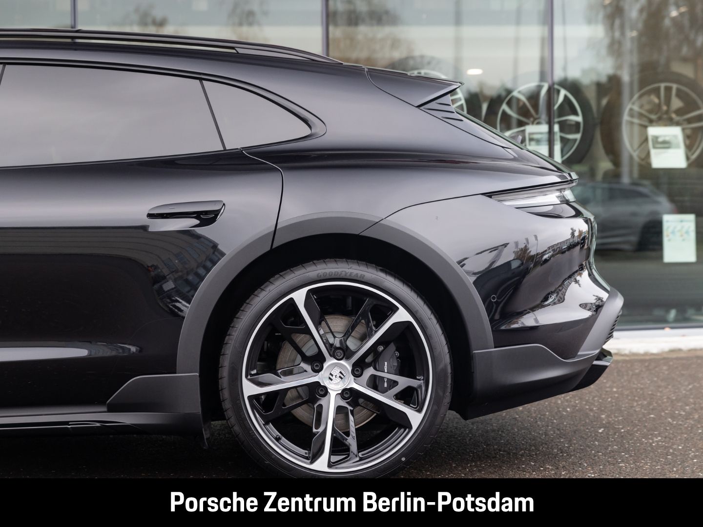 Porsche Taycan 4 Cross Turismo HD-Matrix InnoDrive 21-Zo