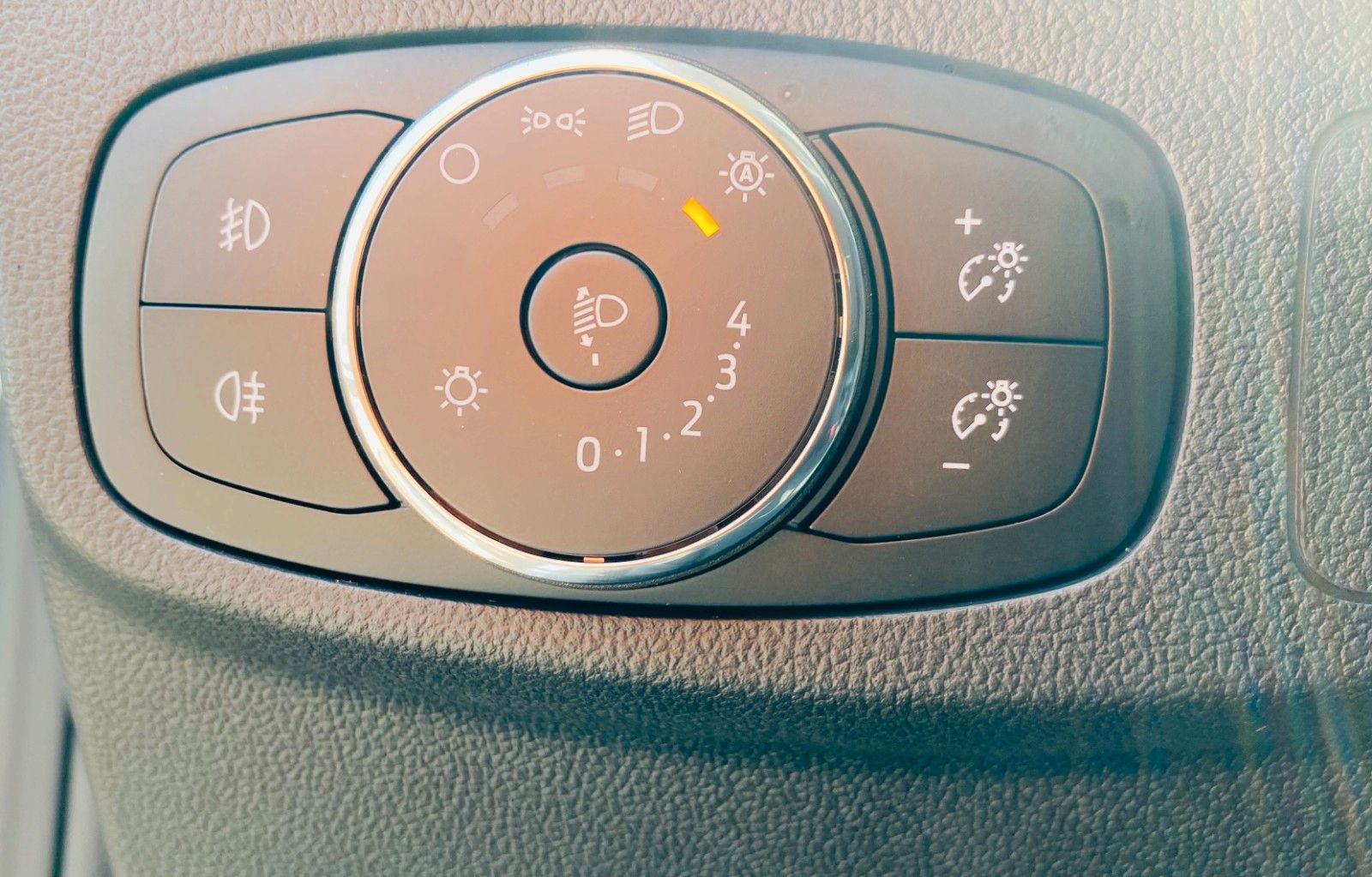 Ford Focus Turnier*Automatik*Navi*TWA*u.v.m.*
