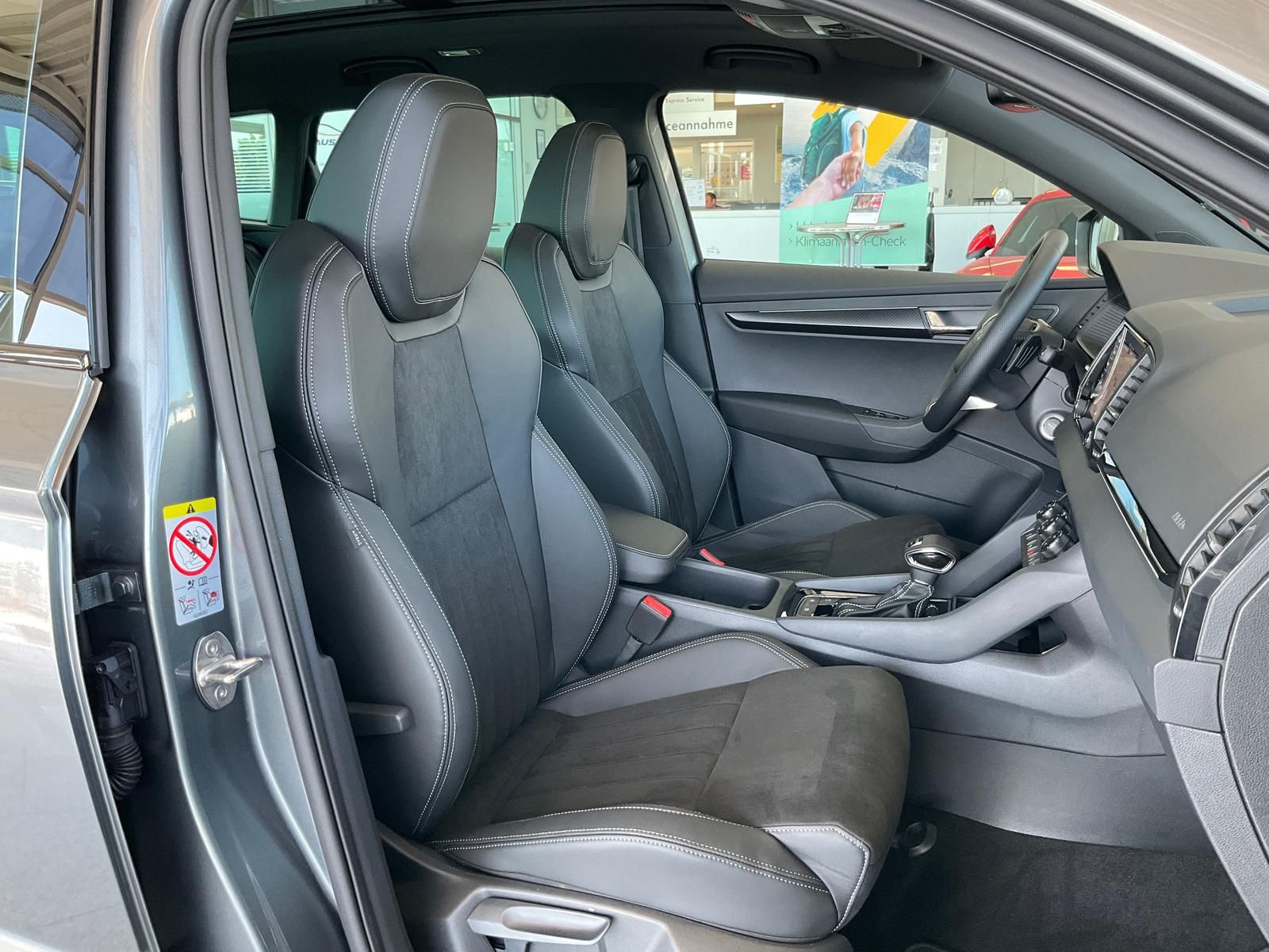 Skoda Karoq 2.0TSI Sportline 4x4 5JGarantie AHK StHz P