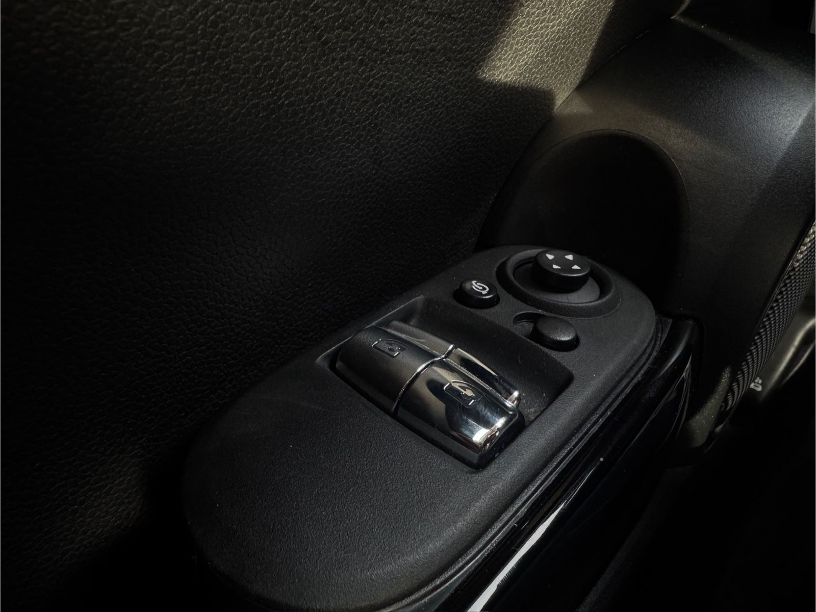 MINI COOPER AUTOMATIK - Samsaru's Car Outlet