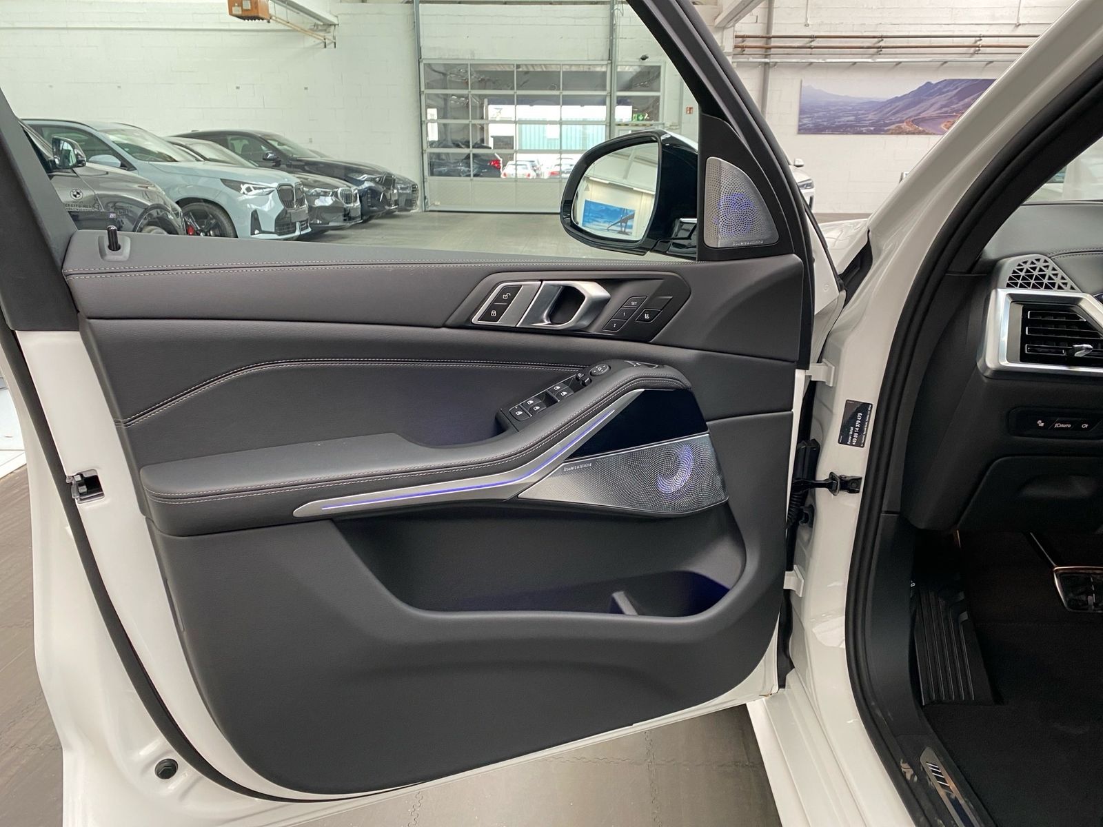 BMW X5 xDrive40d M-Sport B&W KeyLess Pano AHK STH Ai