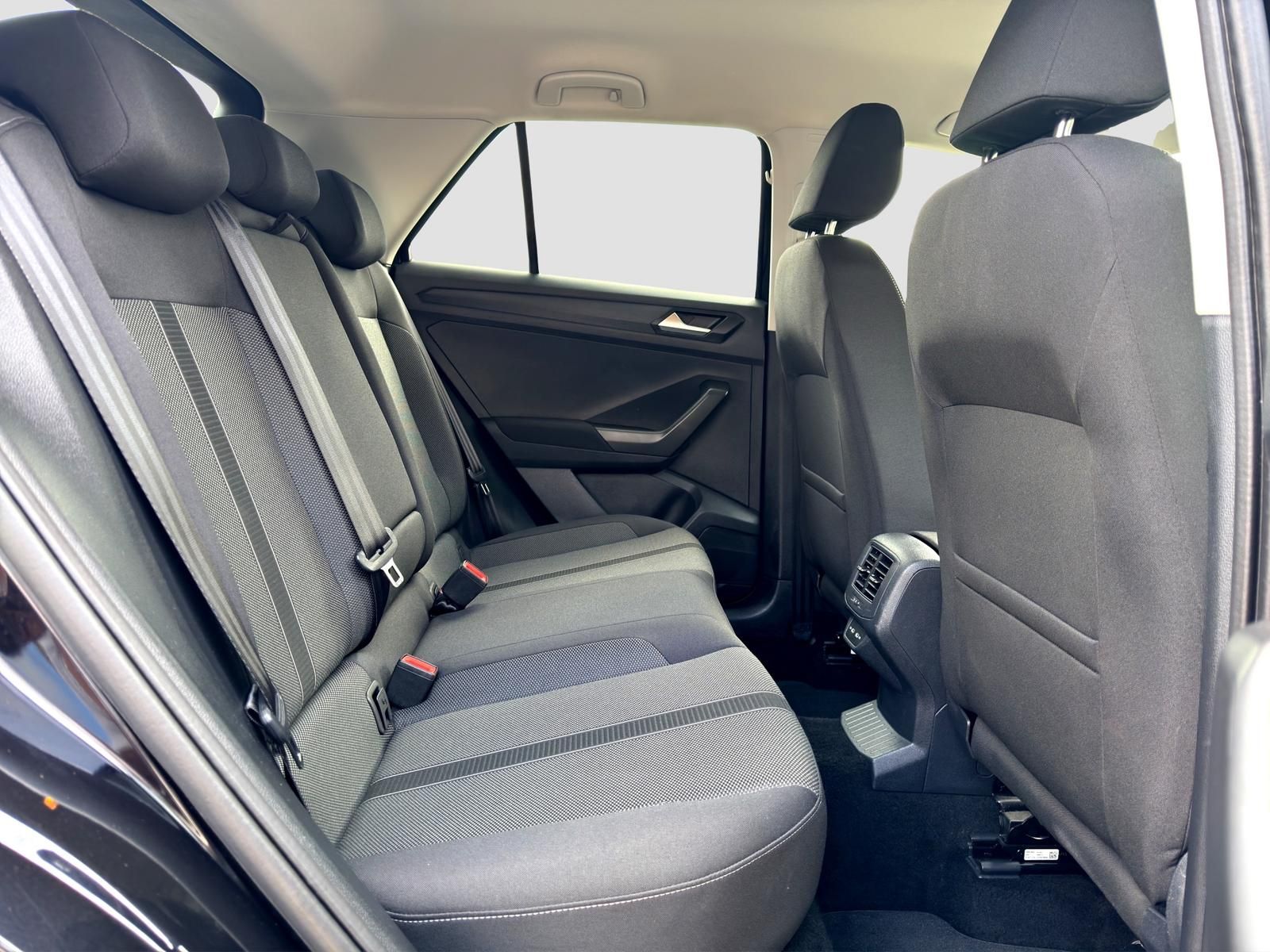 Volkswagen T-Roc Life 2.0 TDI - Samsaru's Car Outlet