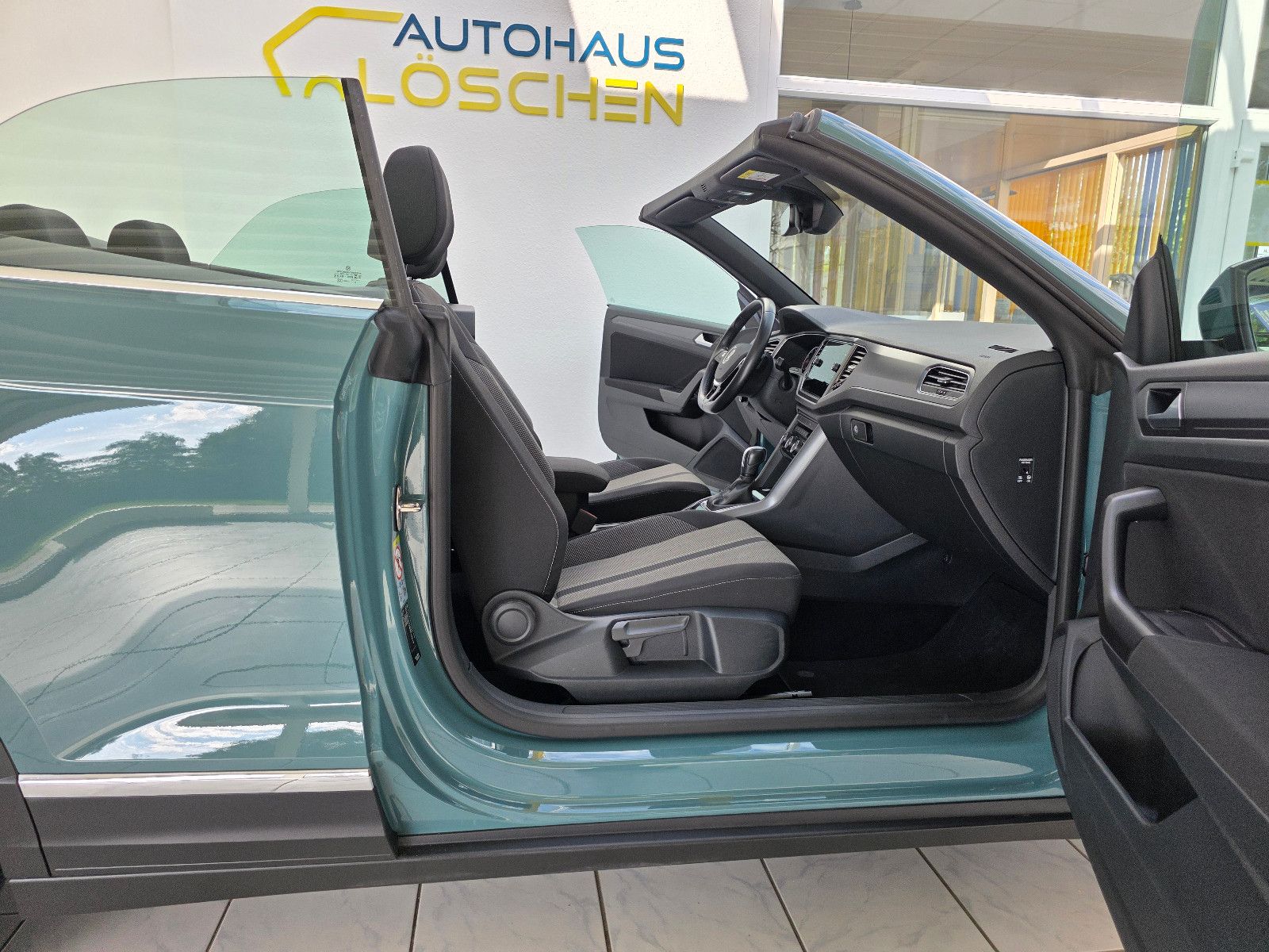 Volkswagen T-Roc Style - Samsaru's Car Outlet