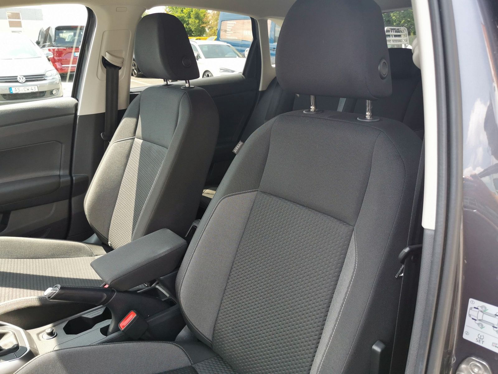 Volkswagen Taigo Life 1.0 TSI - Samsaru's Car Outlet