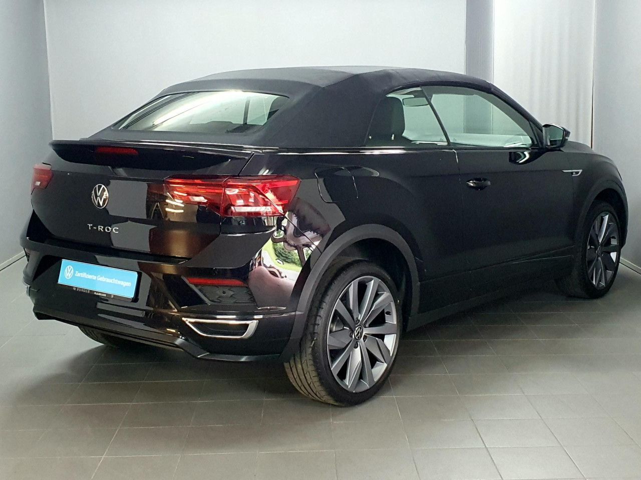 Volkswagen T-Roc 1.5TSI DSG R-Line - Samsaru's Car Outlet