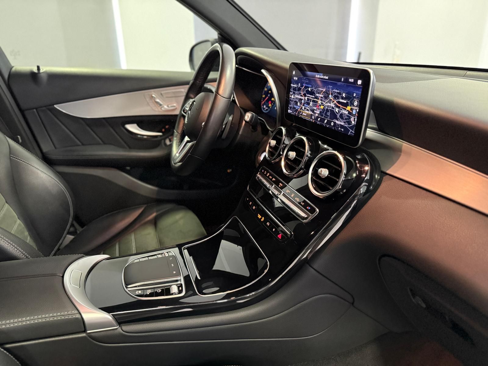 Mercedes-Benz GLC 300 de 4M AMG-Line - Samsaru's Car Outlet