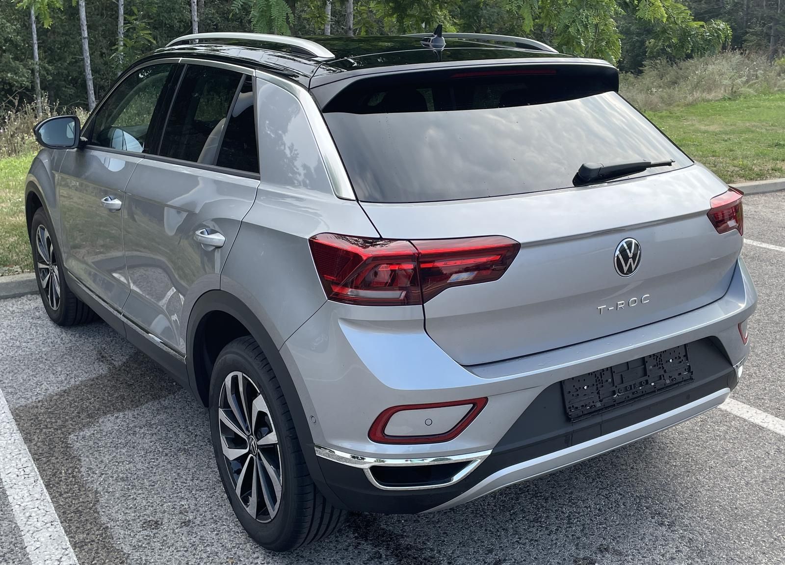 Volkswagen T-Roc Move 1.5 TSI DSG - Samsaru's Car Outlet