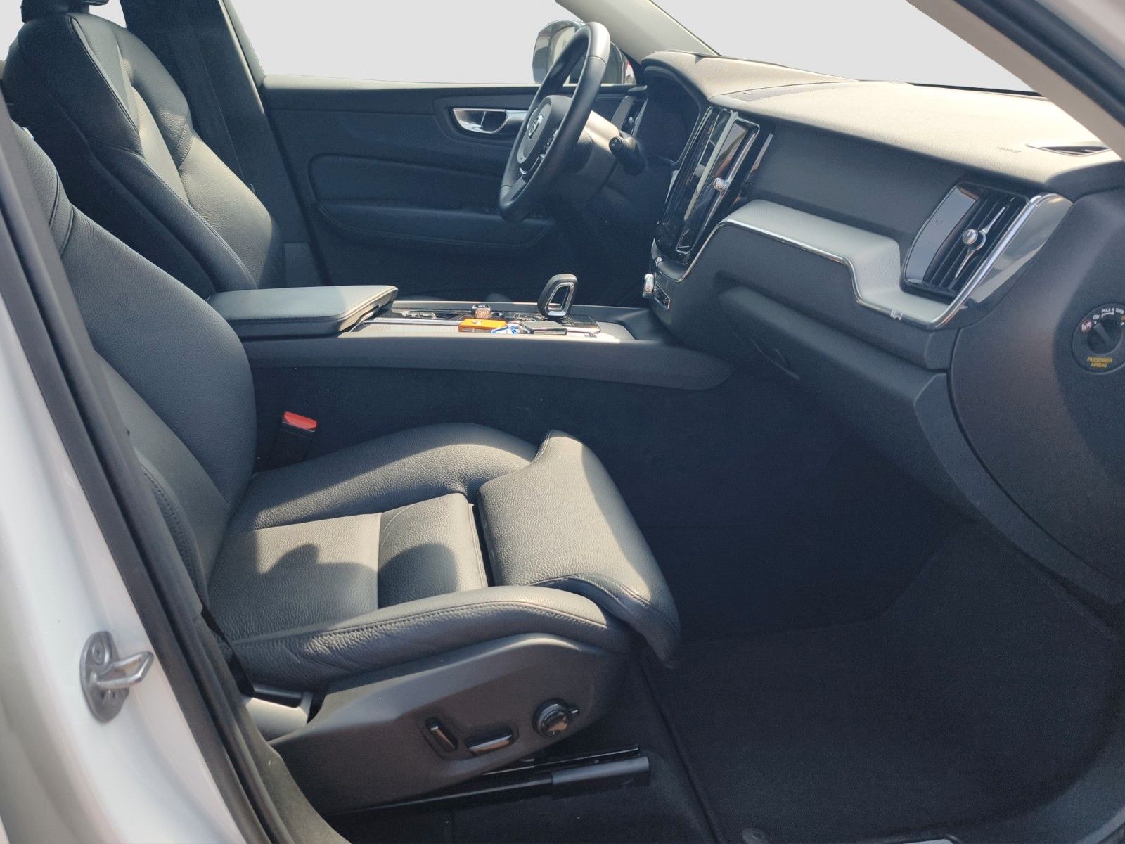 Volvo XC60 B4 Plus Dark AWD Standhzg ACC BLIS