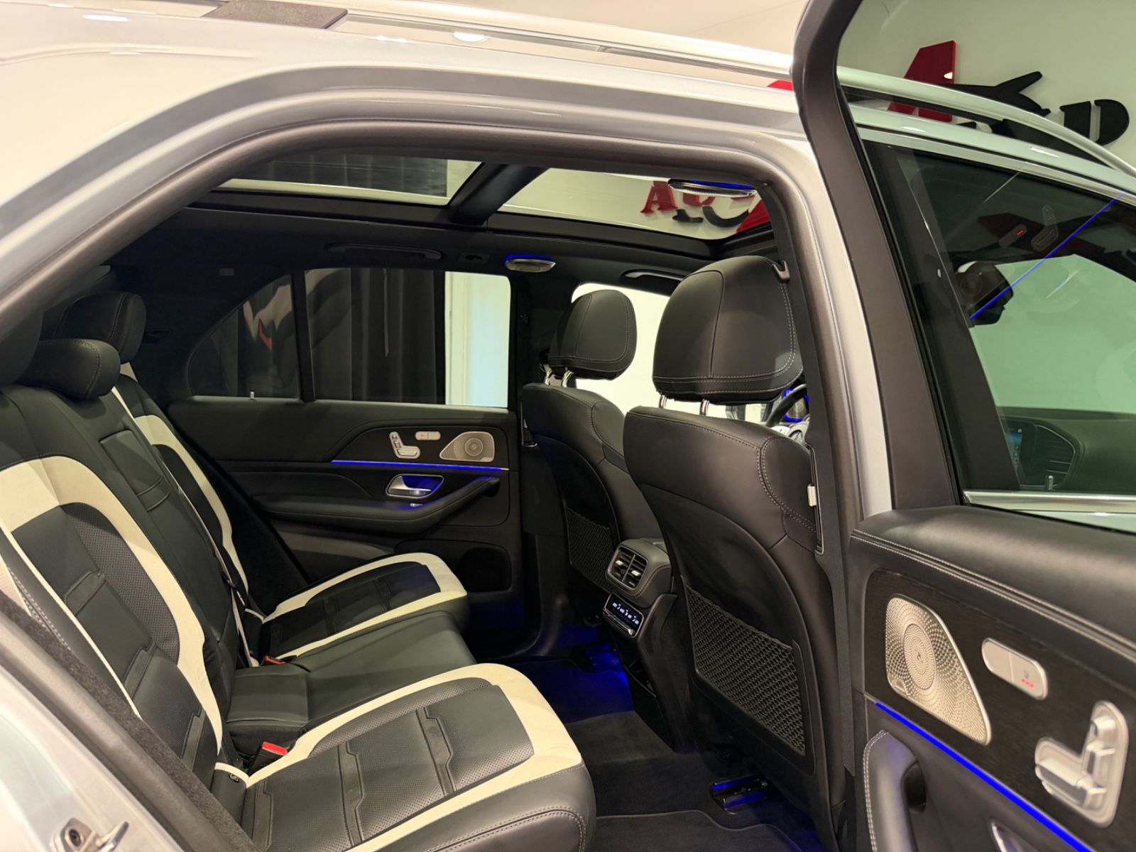 Mercedes-Benz GLE 63 S AMG 4Matic+ PANO+HEAD-UP+360KAM+LUFTFED