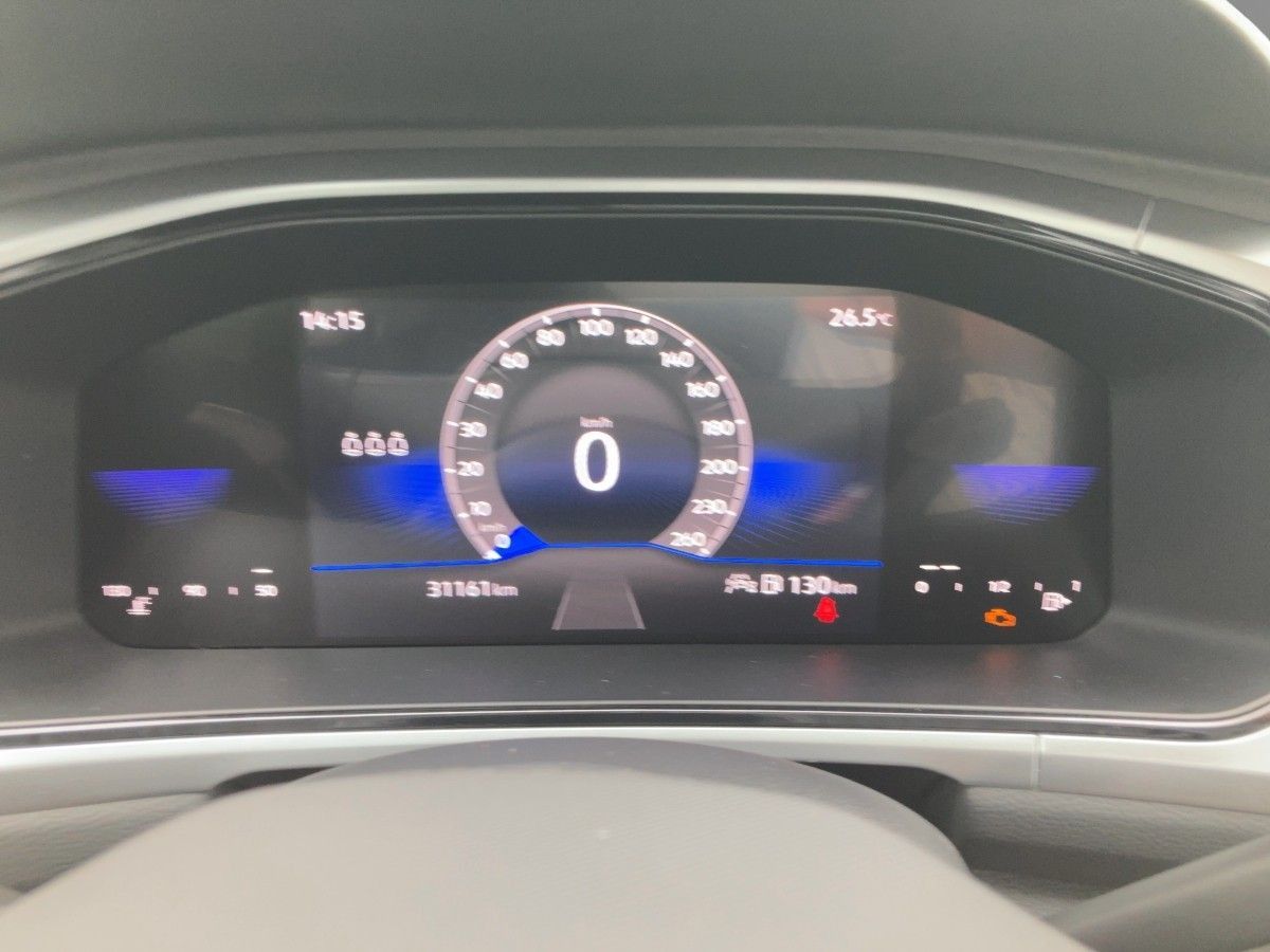 Volkswagen T-ROC 1.0 TSI LIFE - Samsaru's Car Outlet