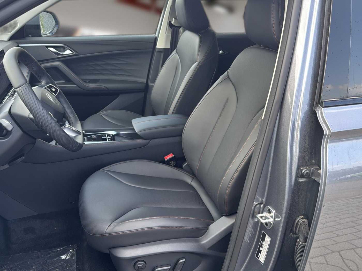 MG HS PHEV Luxury Ganzjahresreifen+AHK+360°
