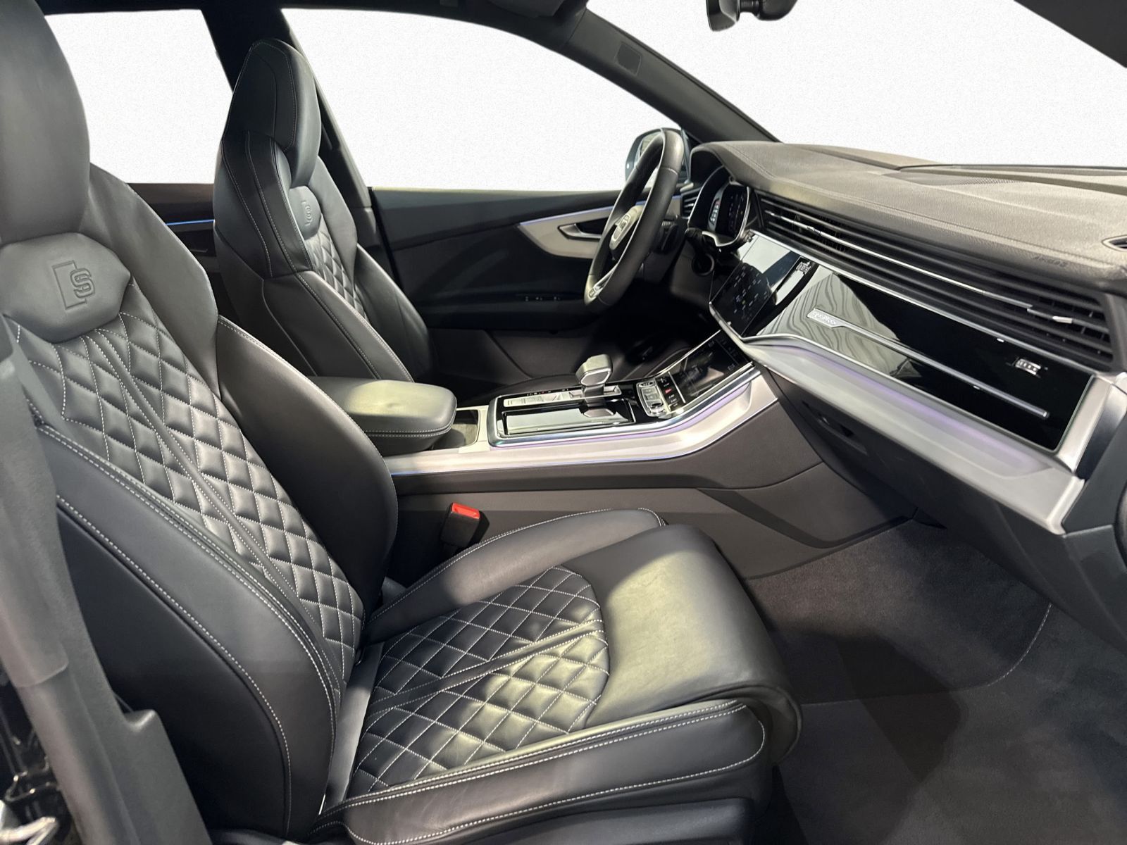 Audi Q8 50 TDI QUATTRO S LINE +MATRIX+RAUTE+PANO+AHK+