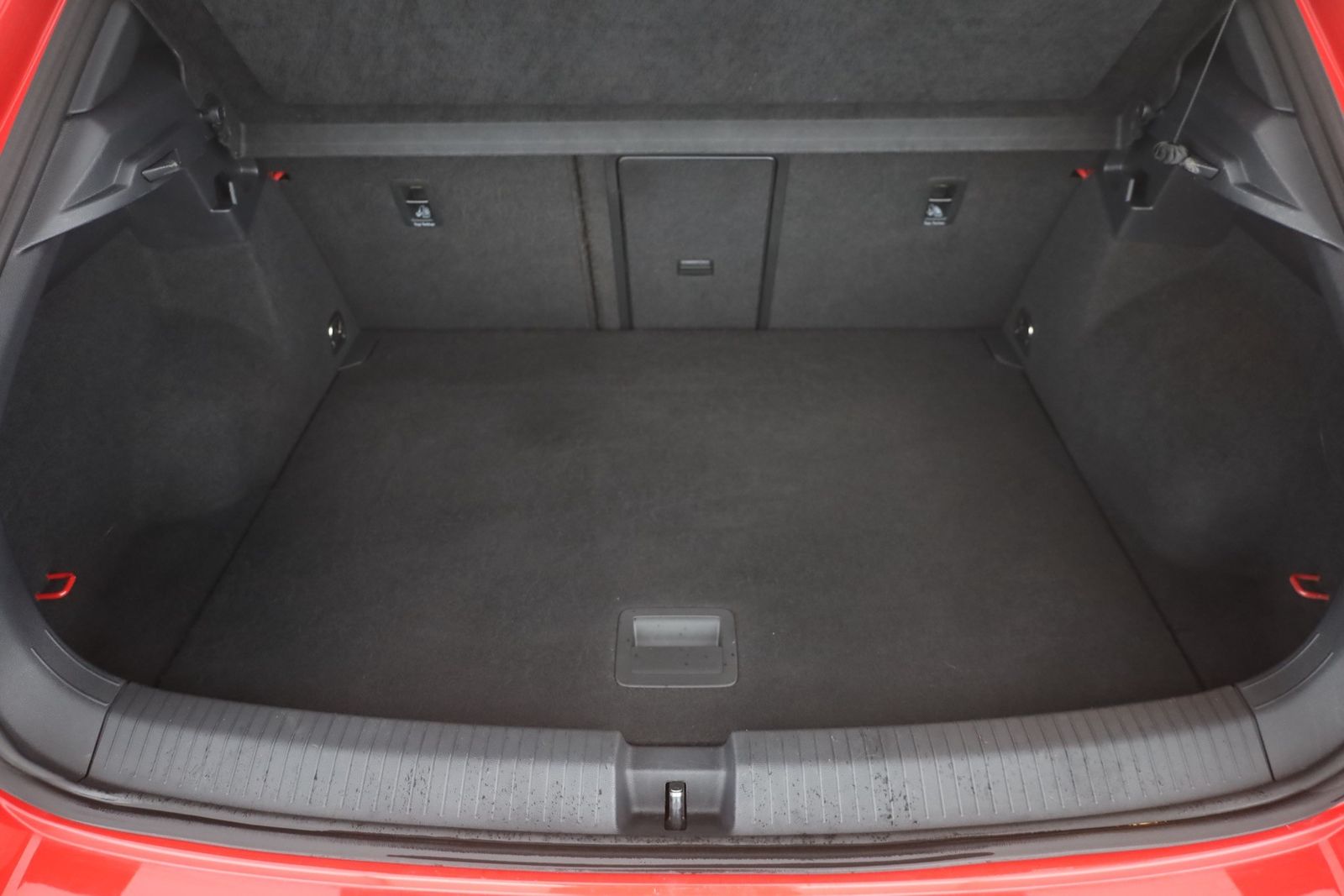 Volkswagen T-Roc 1.5 TSI DSG Sport - Samsaru's Car Outlet