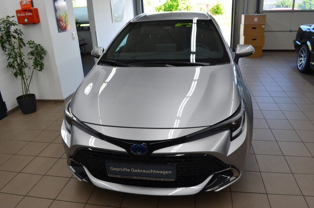 Toyota Corolla TS 1.8 Hybrid - Samsaru's Car Outlet