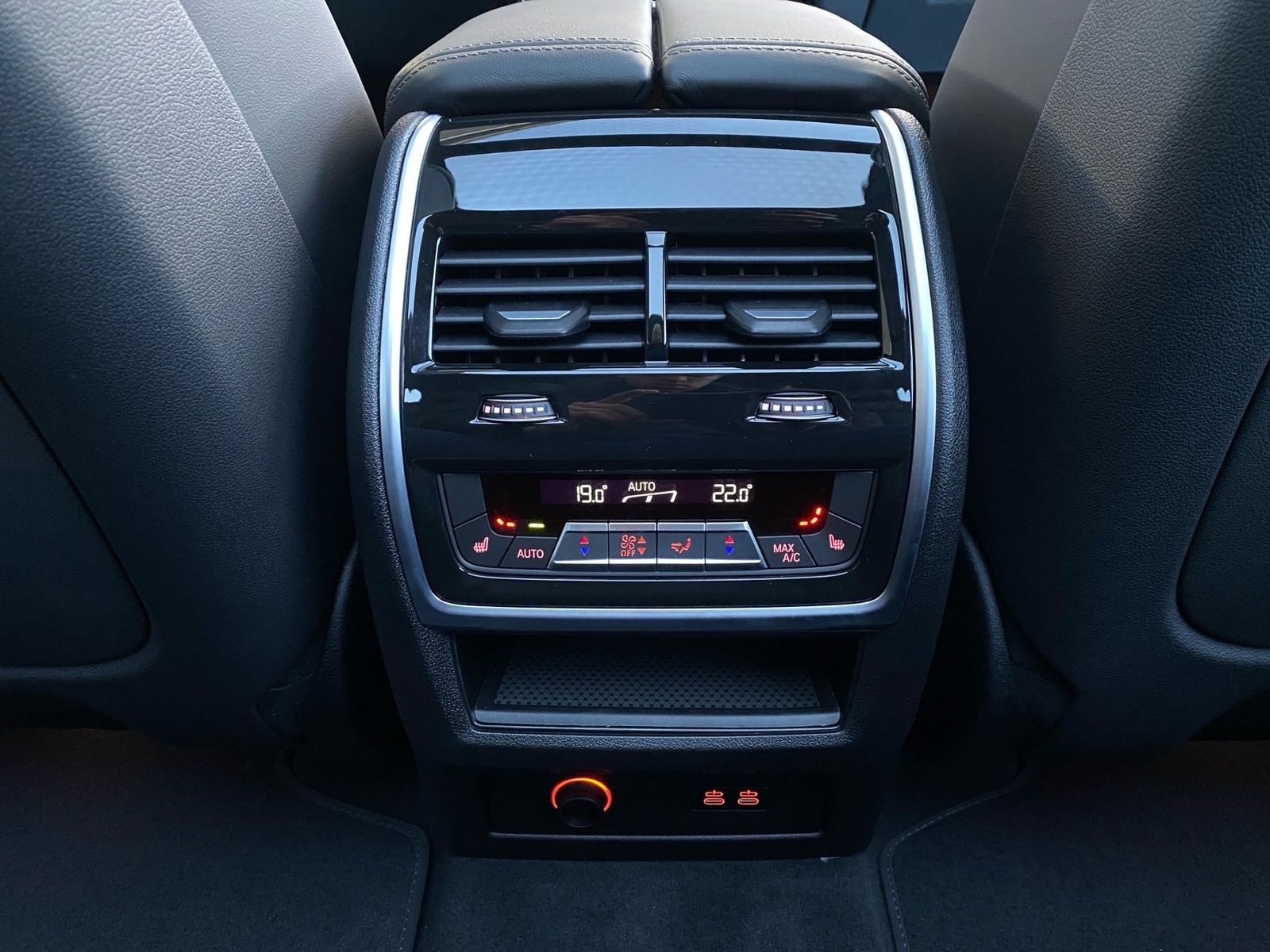 BMW X7 xDrive40d M-Sport 360 ACC AHK HUD Pano SHZ B&