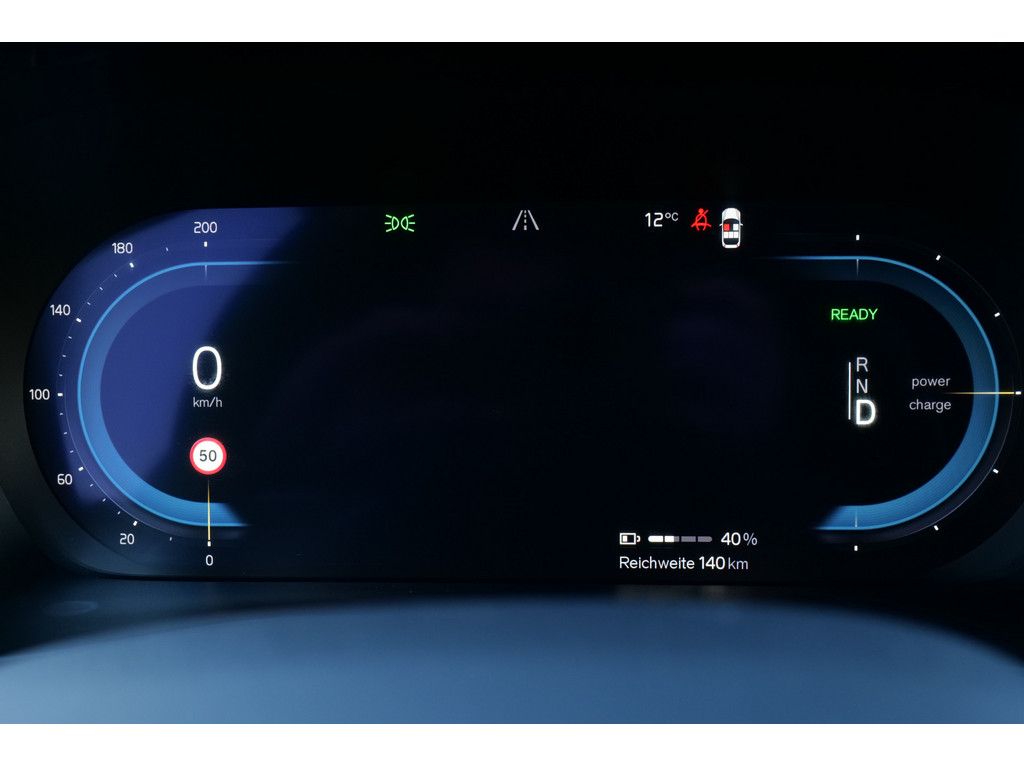 Volvo XC40 Plus Recharge Pure Electric 2WD