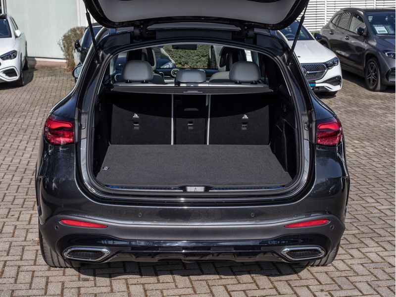 Mercedes-Benz GLC 300 d 4M AMG-Sport/LED/360/Pano/AHK/Night/19