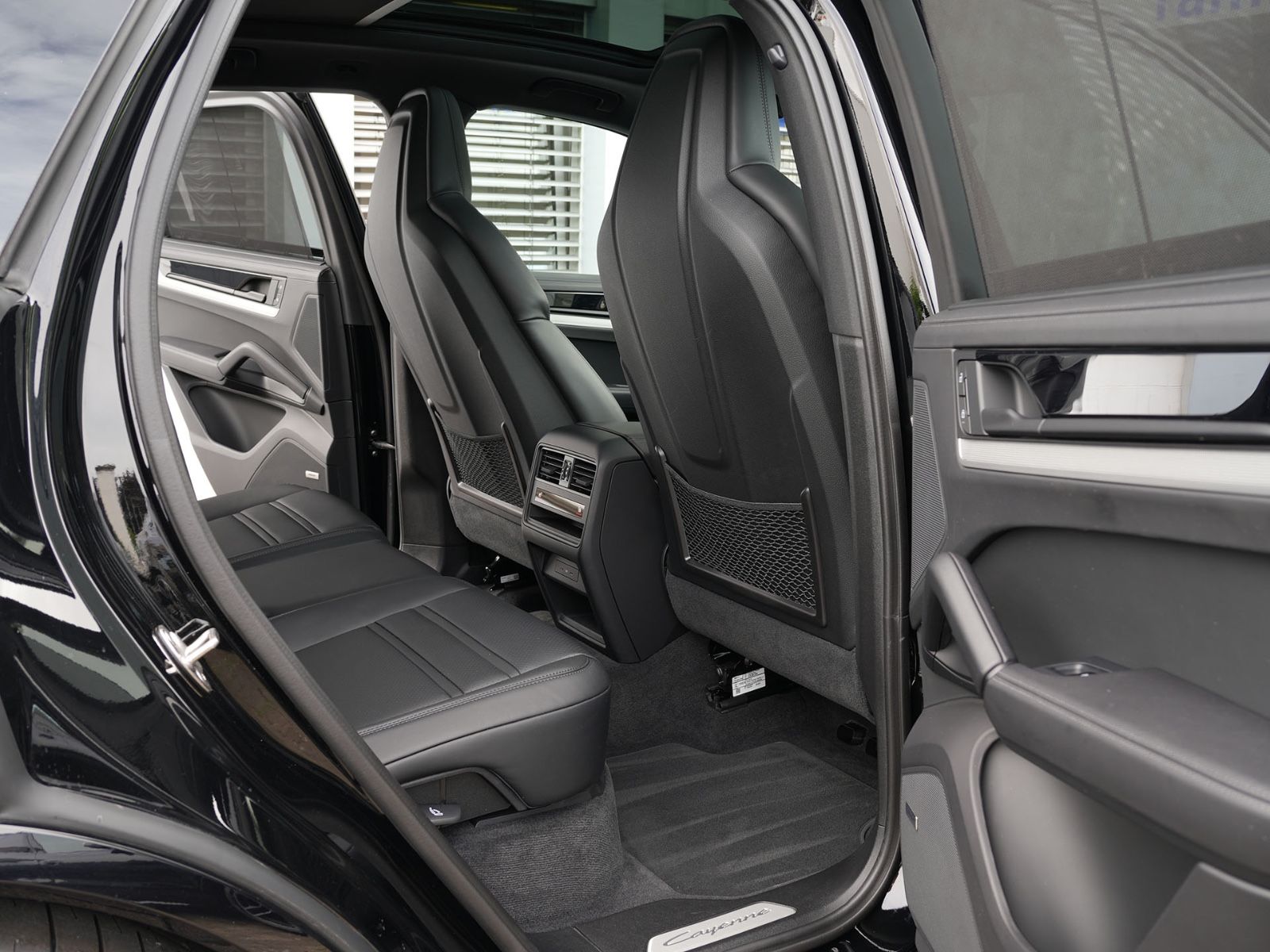 Porsche E-Hybrid MY24-INNODRIVE-ACC-LUFTF.-PANO-BOSE-RS