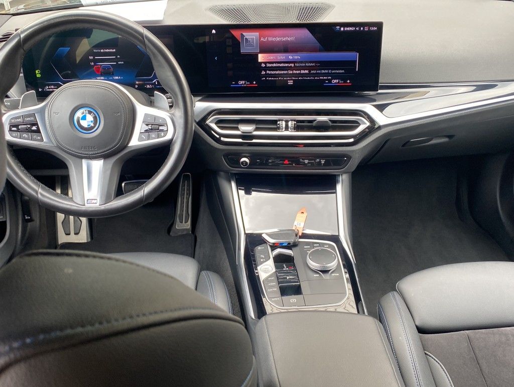 BMW 330 e M Sport Pro - Samsaru's Car Outlet