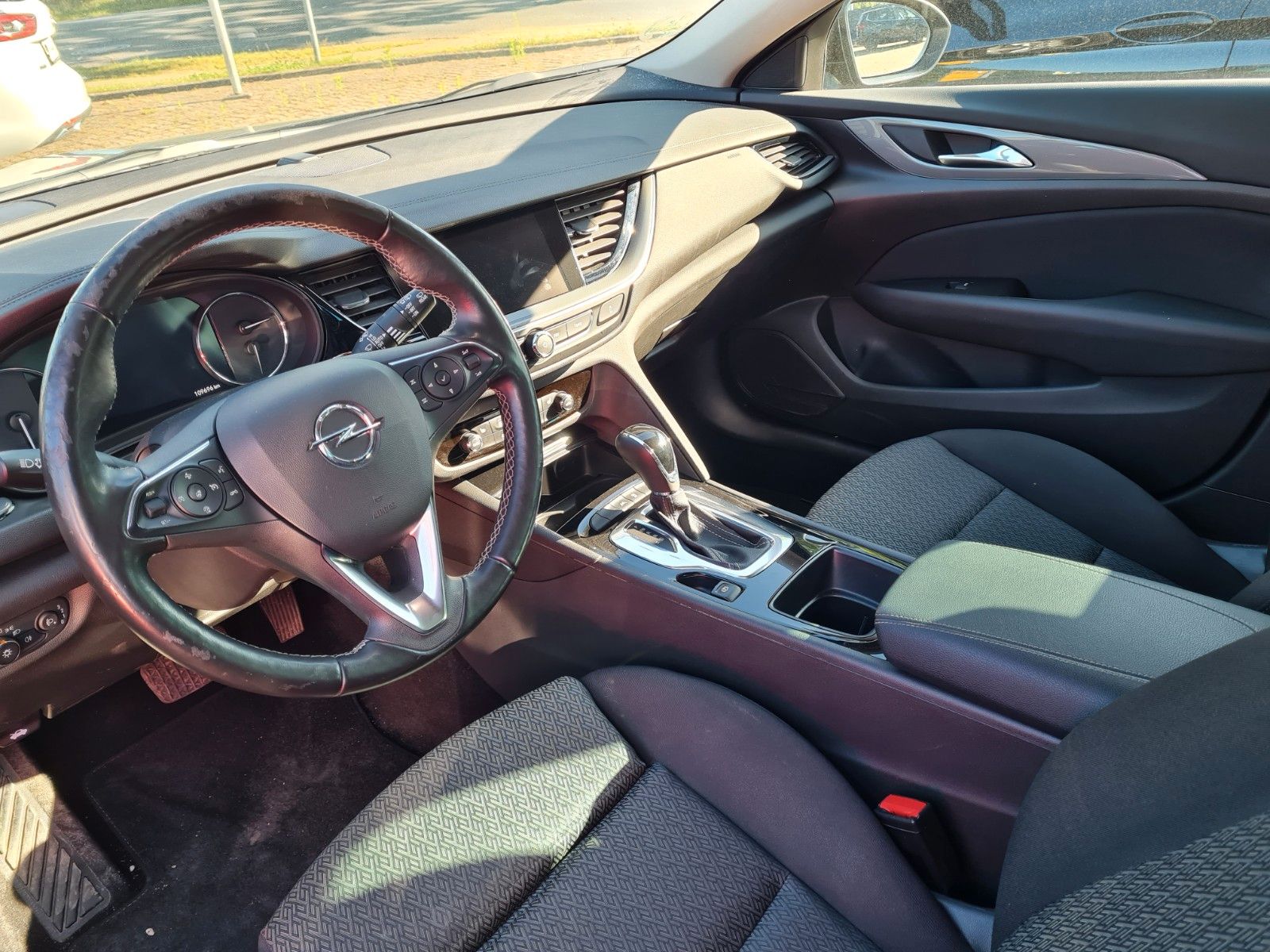 Opel Insignia B Sports Tourer Business Edition - Samsaru's Car Outlet