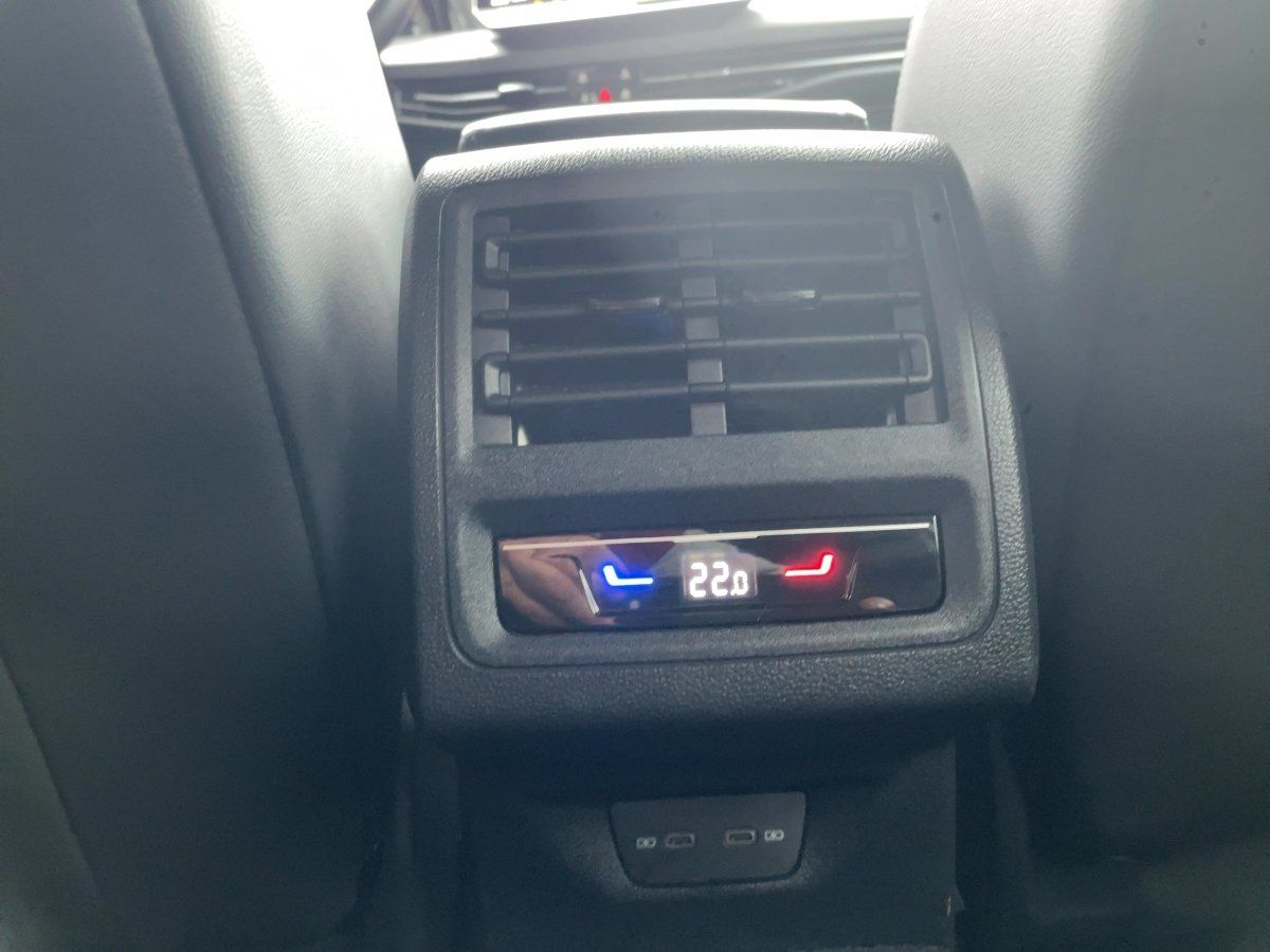 Volkswagen Golf Style APP+DAB+VIRT+ACC+LED+NAVI+PDC+360