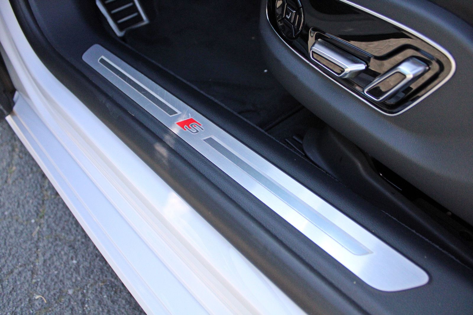 Audi A8 60TFSI quattro S LINE BLACK - Samsaru's Car Outlet
