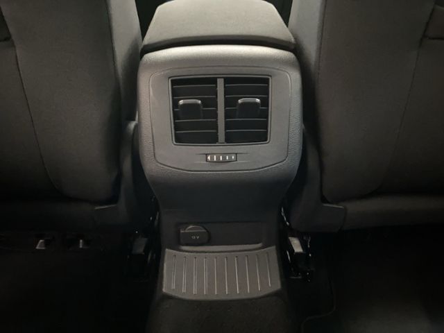 Volkswagen T-Roc 1.5 TSI Style - Samsaru's Car Outlet