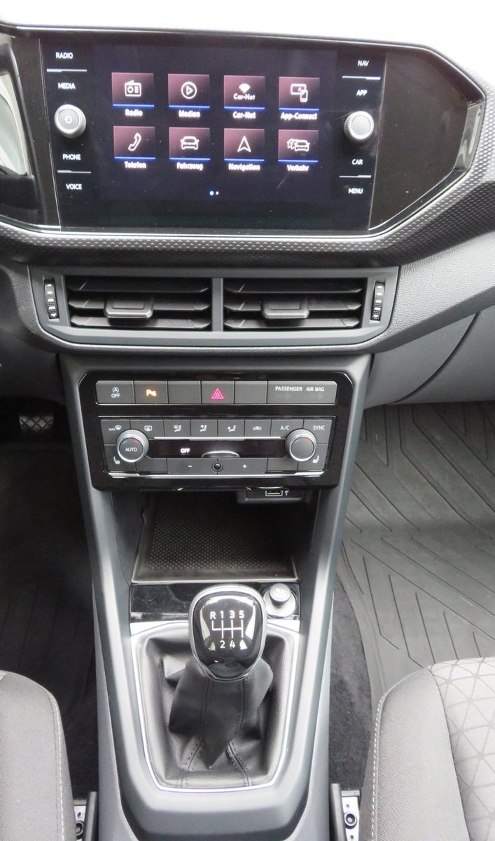 Volkswagen T-Cross 1.0 TSI Life - Samsaru's Car Outlet