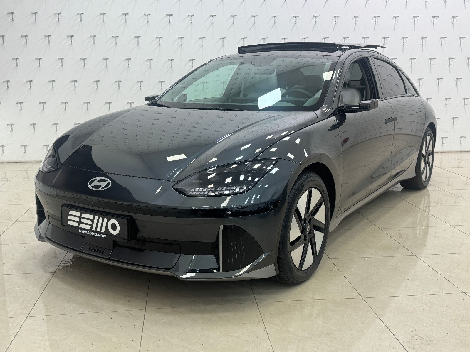 Hyundai IONIQ 6 77,4kWh 325ps 4WD Uniq PANO & DIGI NON
