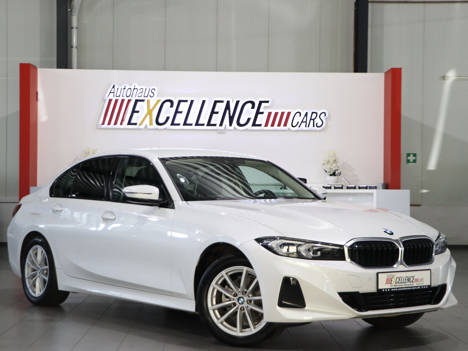 BMW 320d LIMOUSINE xDrive BUSINESS / CURVED / LED