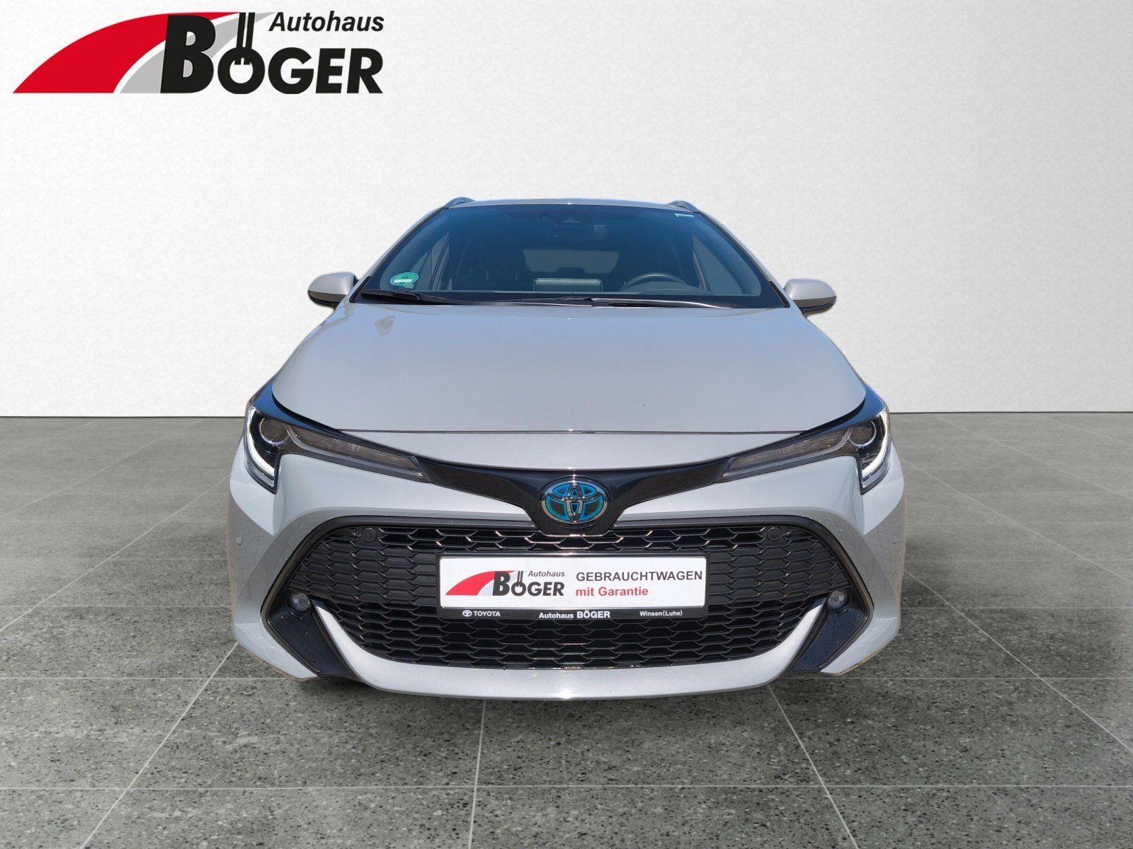 Toyota Corolla Touring Sports 2.0 Hybrid Team D - Samsaru's Car Outlet