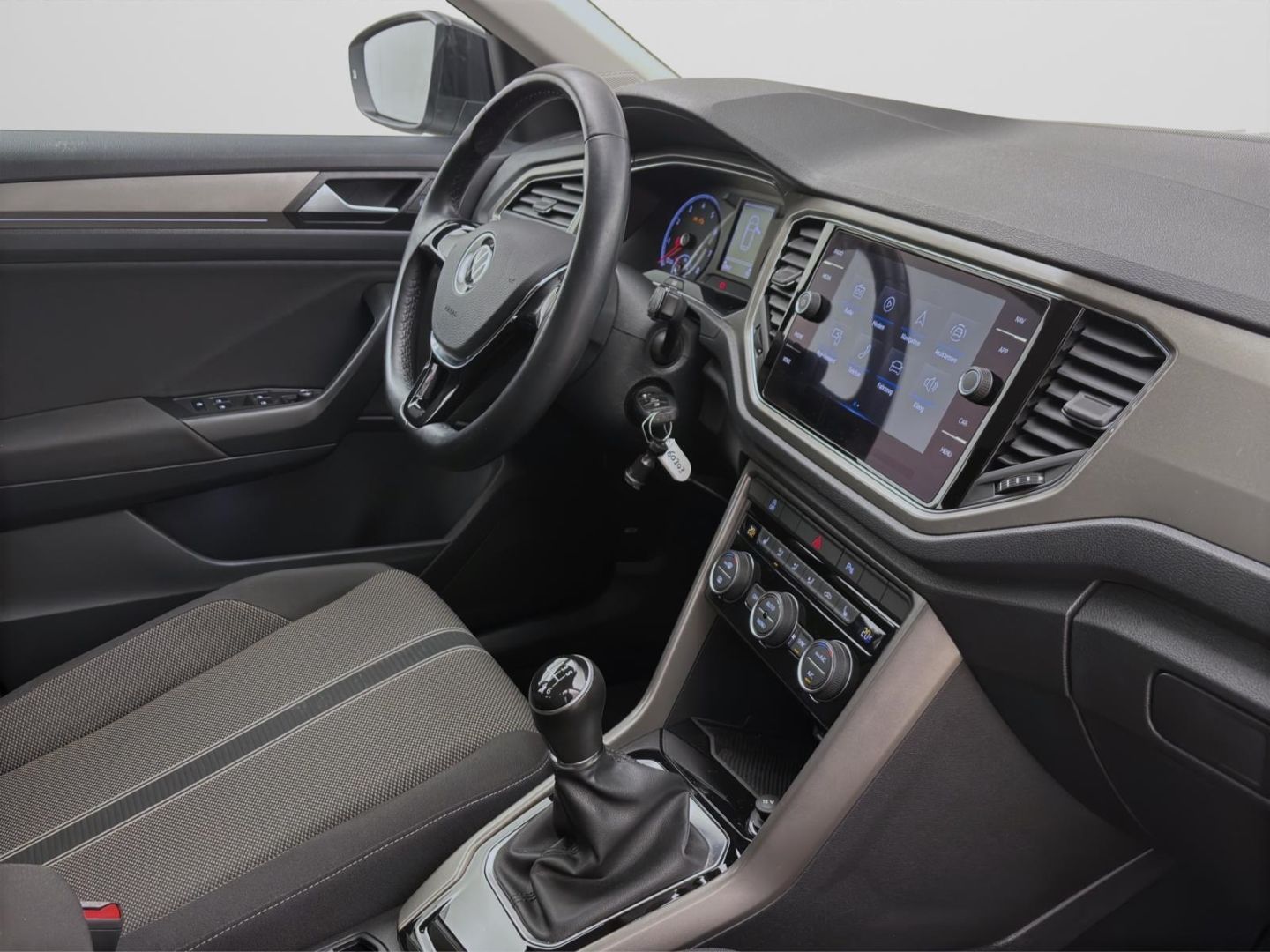 Volkswagen T-Roc 1.0 TSI STYLE - Samsaru's Car Outlet