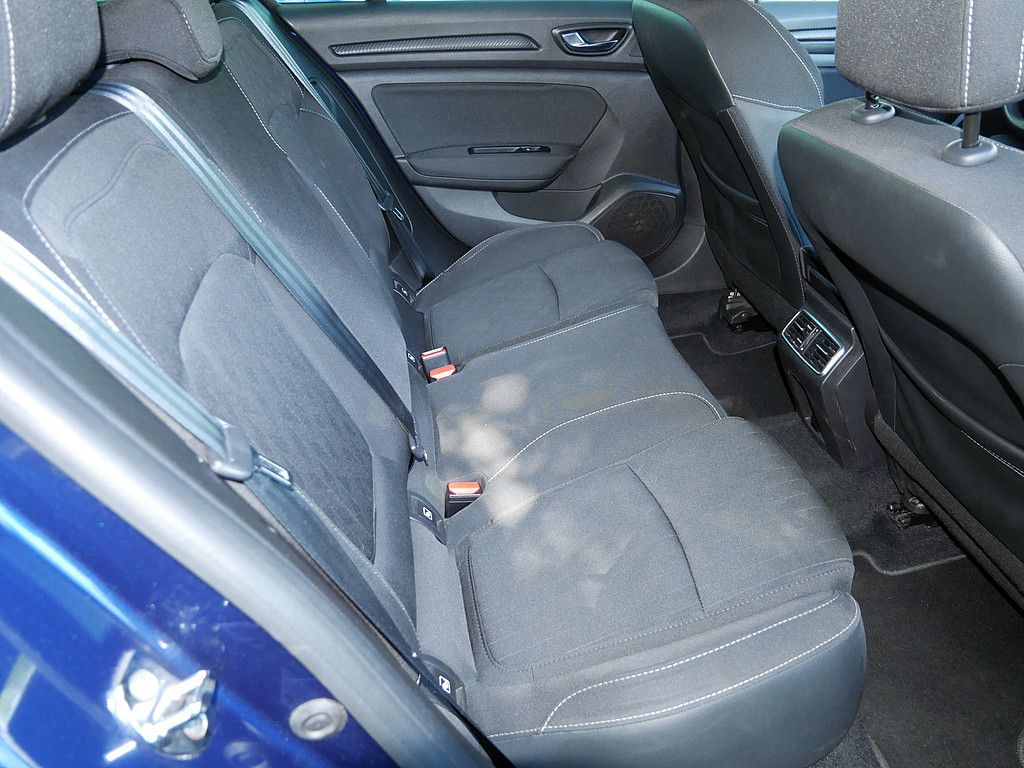 Renault Megane Grandtour TCe 140 EDC - Samsaru's Car Outlet