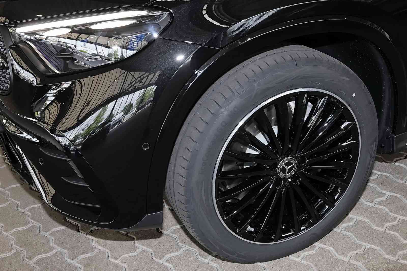 Mercedes-Benz GLC 300 d 4M AMG Standhz.+LED+Pano+AHK+Distronic