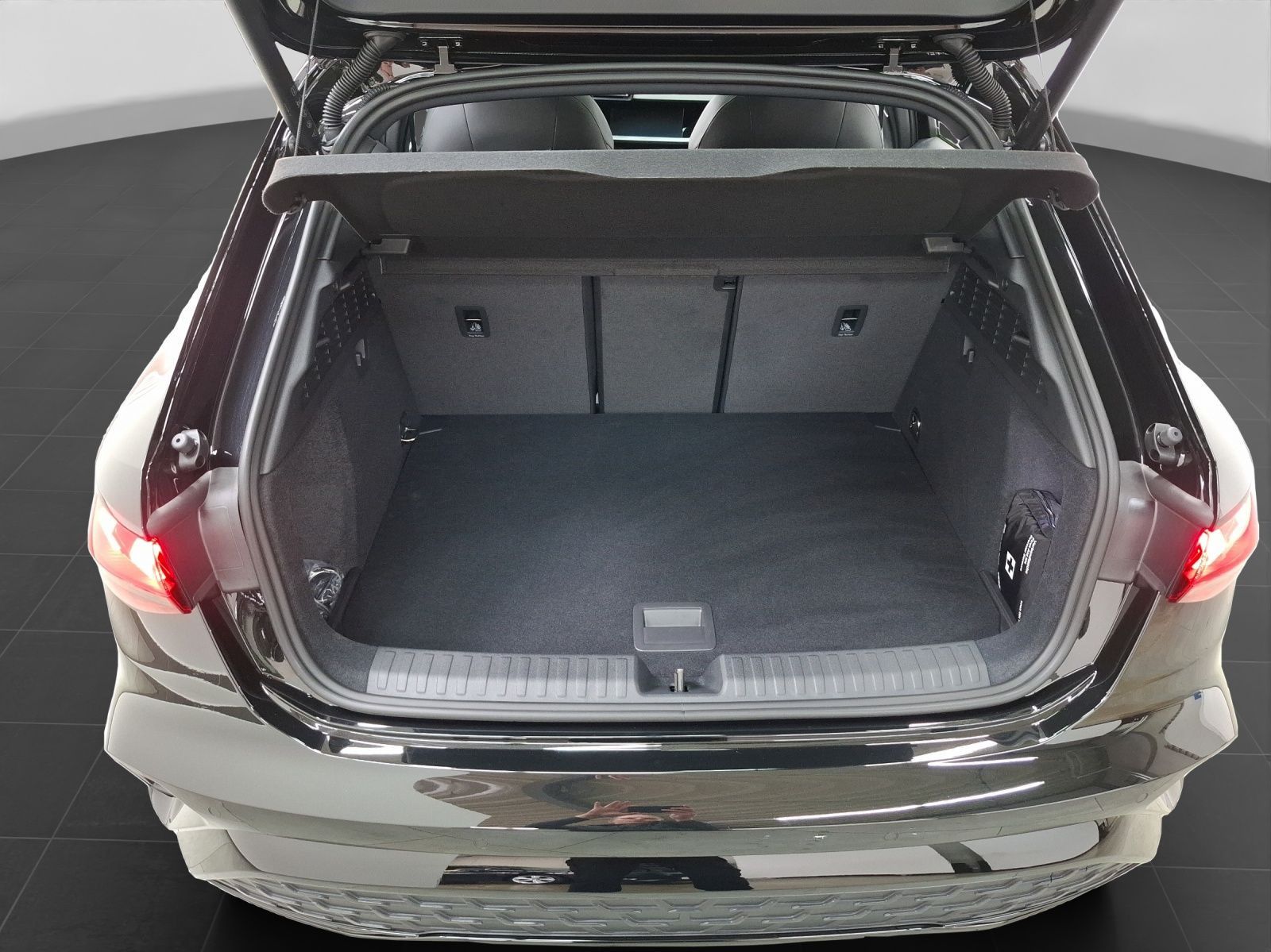 Audi A3 Sportback TFSIe S LINE MATRIX NAVI+ SONOS PAN