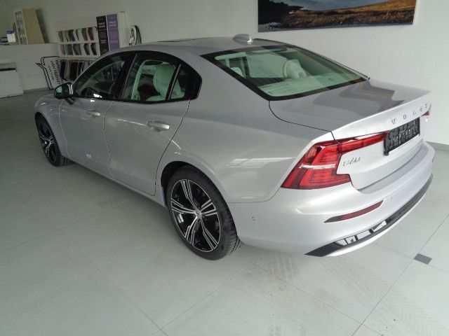 Volvo S60 Plus Dark*LEDER BEIGE*MITARBEITERFAHRZEUG !