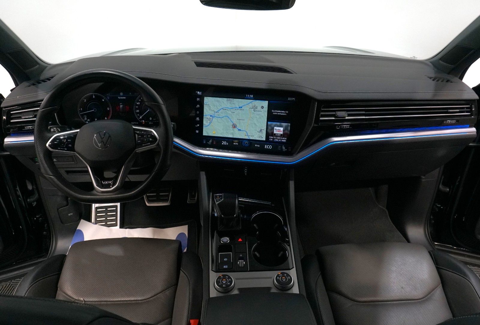 Volkswagen Touareg R-Line 4Motion 3.0 TDI - Samsaru's Car Outlet