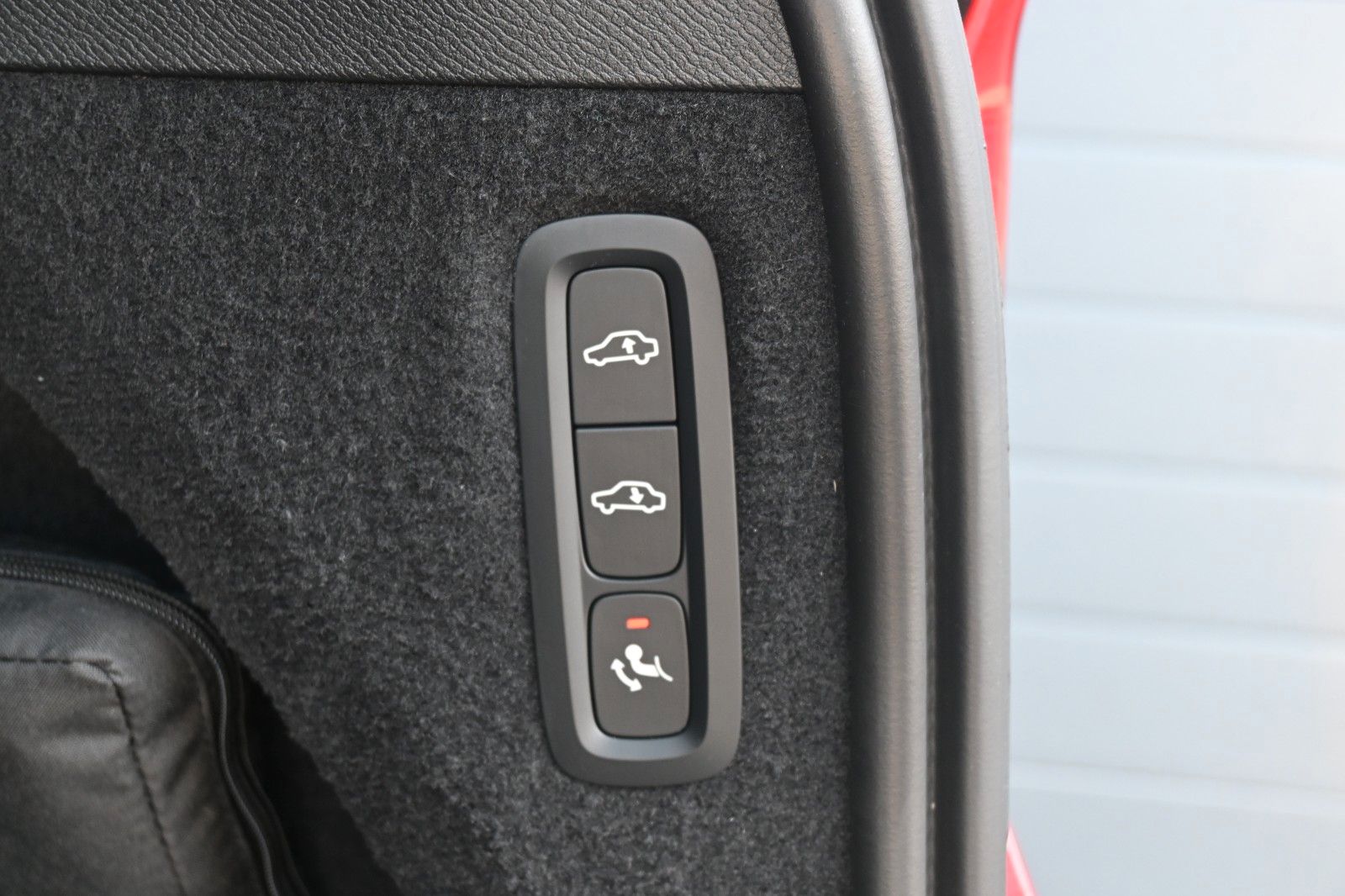 Volvo XC90 T8 Inscription - Samsaru's Car Outlet