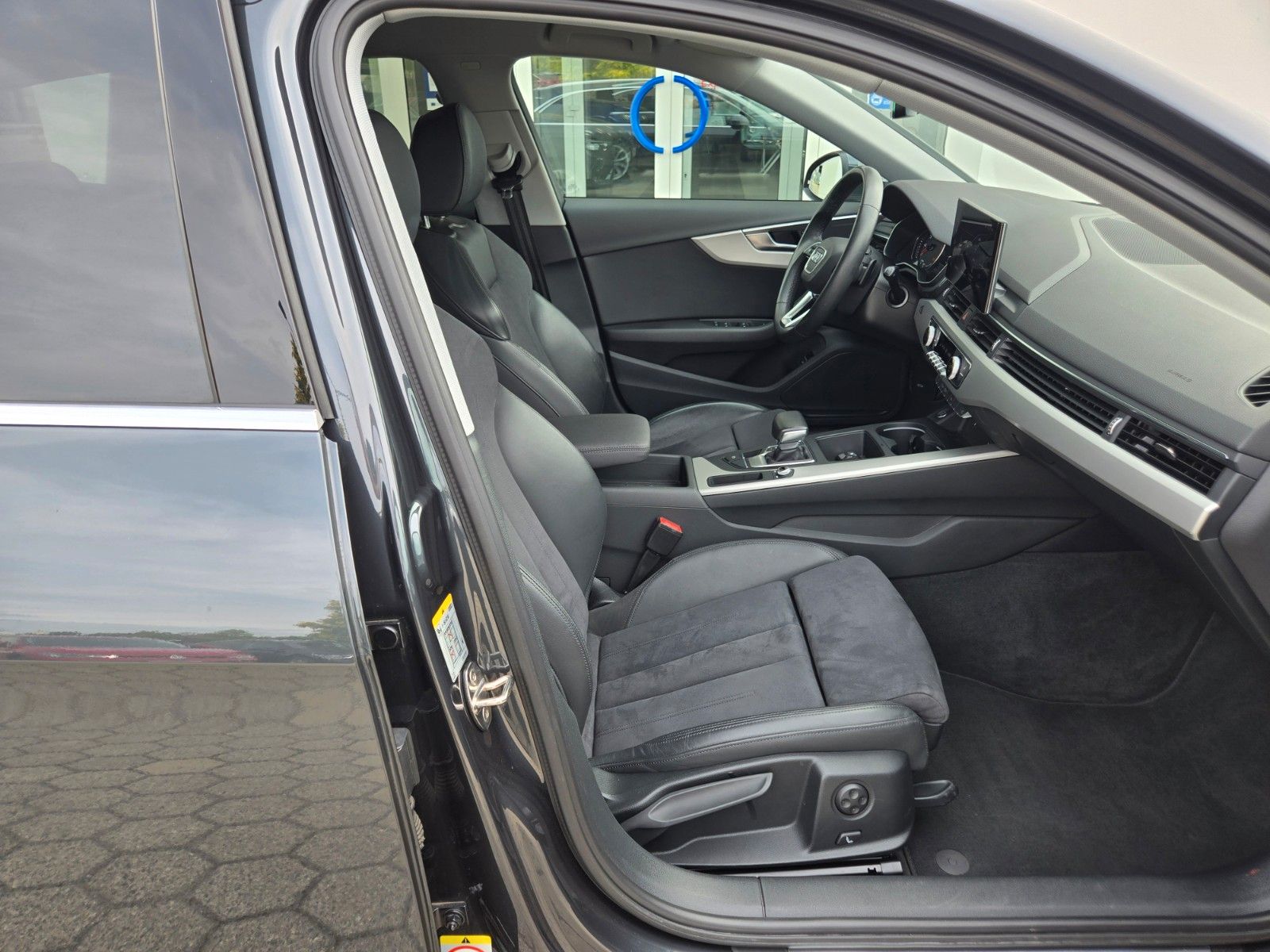 Audi A4 Avant 35 TFSI - Samsaru's Car Outlet