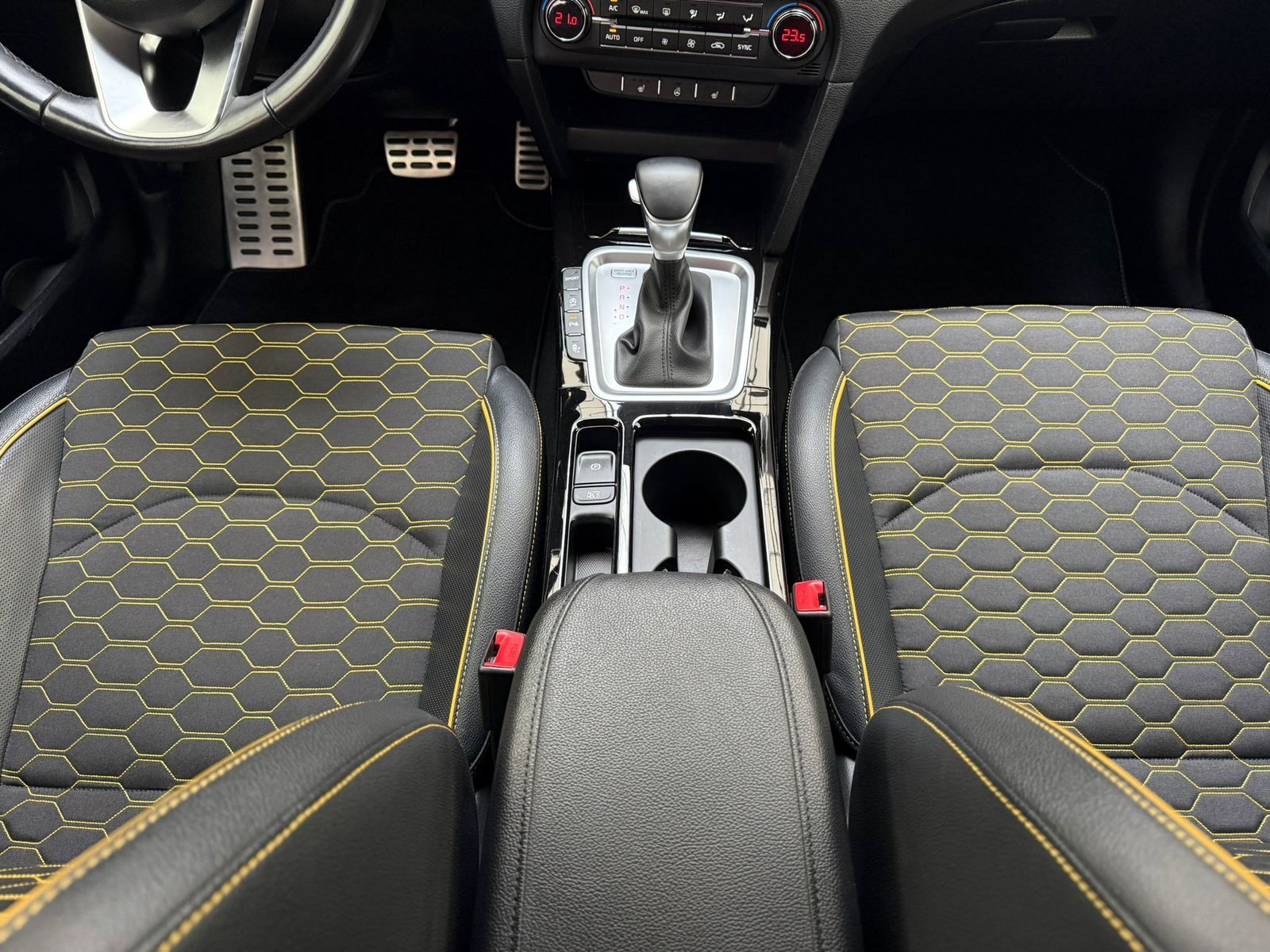 Kia Xceed 1.6 T-GDI Xdition - Samsaru's Car Outlet