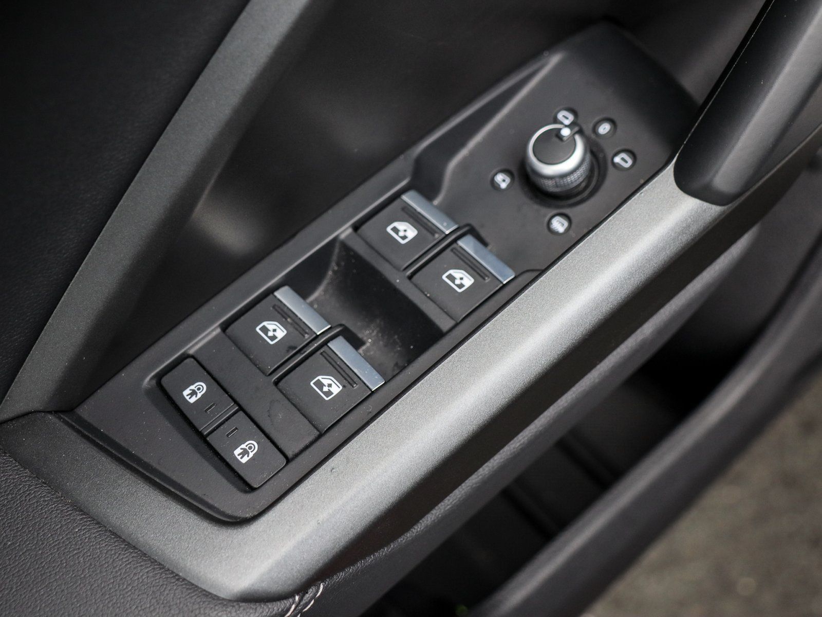 Audi Q3 40 TDI quattro S-Line - Samsaru's Car Outlet