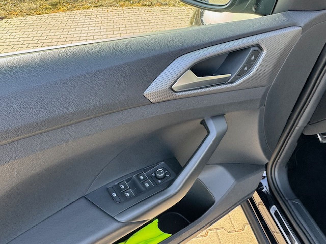 Volkswagen T-Cross Active 1.0 TSI - Samsaru's Car Outlet