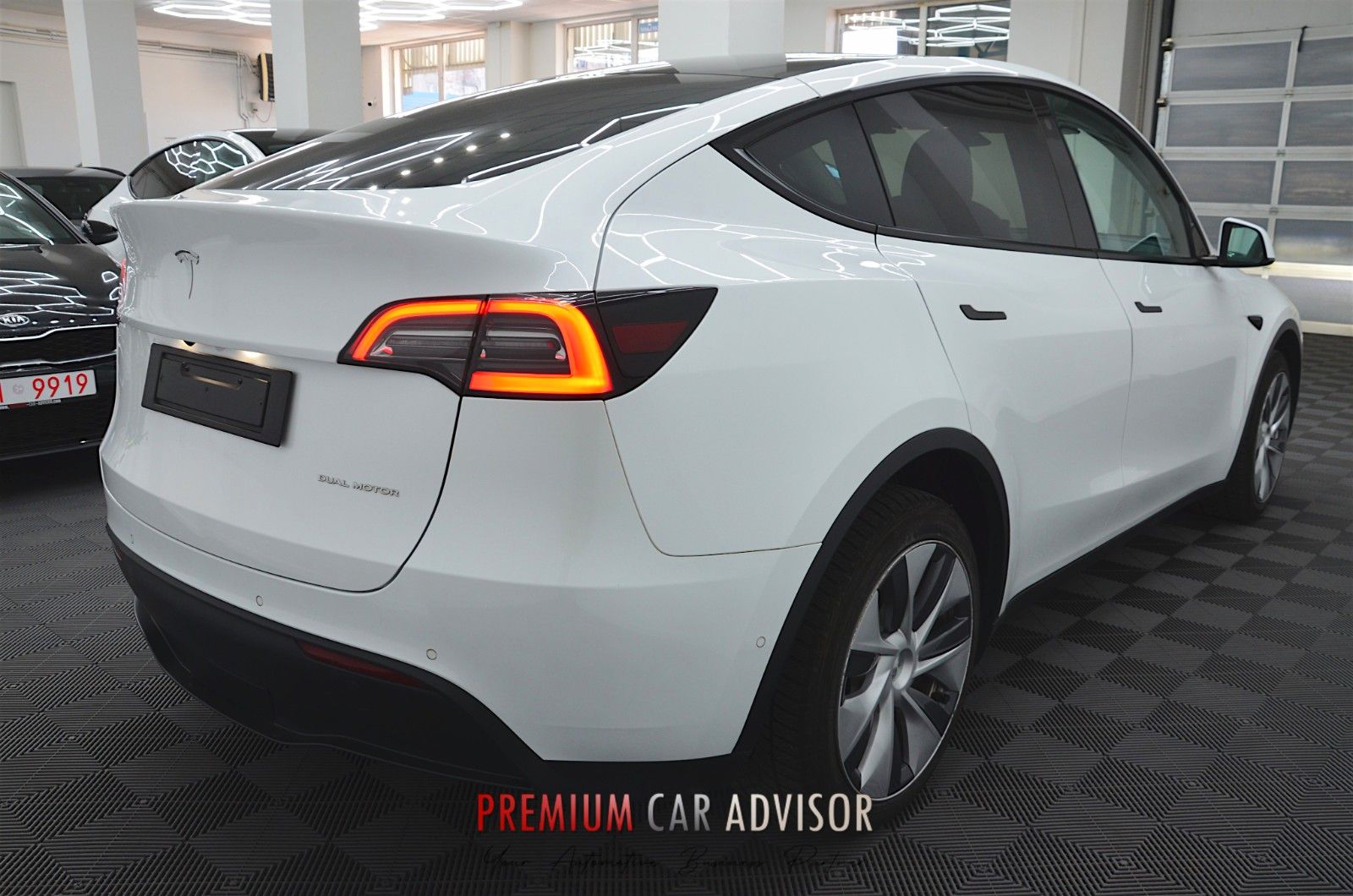 Tesla Model Y Long Range Dual AWD 19" AHK